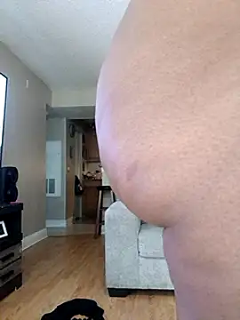 chocolatechipkukky85 online show from January 8, 4:44 pm