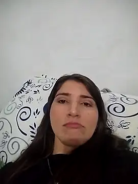 RubiSharqui  online show from April 18, 1:04 pm