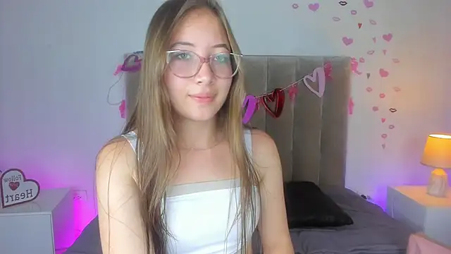 Snapshot of Dahlia_Rousse chatting on March 14, 10:05 pm Dahlia Rousse online show from March 14, 10:05 pm