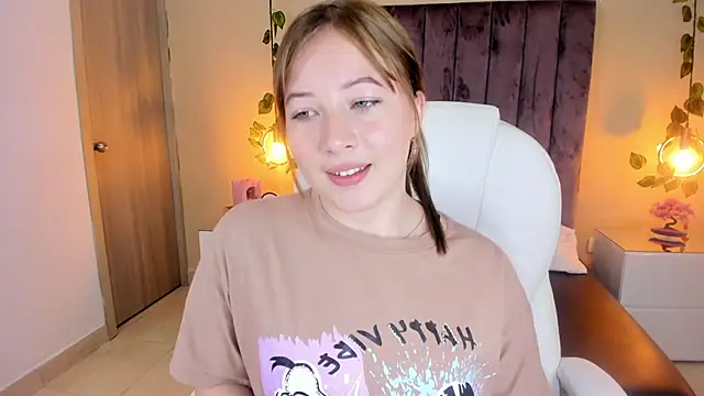 Snapshot of Dahlia_Rousse chatting on September 28, 3:50 pm Dahlia Rousse online show from September 28, 3:50 pm