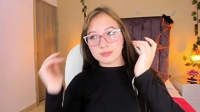 Snapshot of Dahlia_Rousse chatting on October 3, 11:24 pm Dahlia Rousse online show from October 3, 11:24 pm