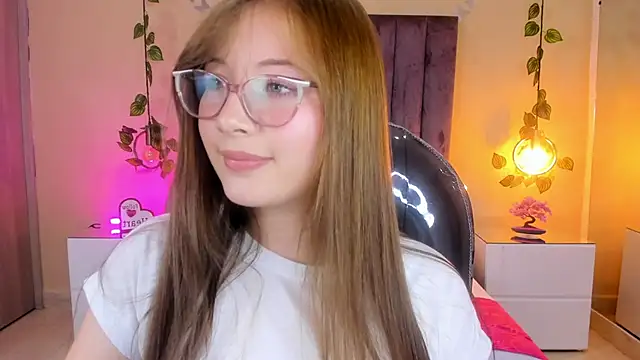 Snapshot of Dahlia_Rousse chatting on November 4, 10:53 pm Dahlia Rousse online show from November 4, 10:53 pm