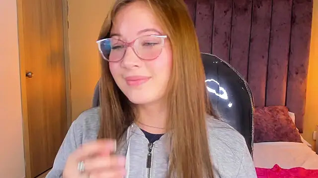 Snapshot of Dahlia_Rousse chatting on November 9, 5:11 pm Dahlia Rousse online show from November 9, 5:11 pm