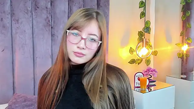 Snapshot of Dahlia_Rousse chatting on December 17, 5:02 am Dahlia Rousse online show from December 17, 5:02 am