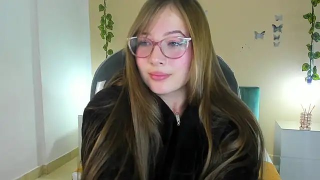 Snapshot of Dahlia_Rousse chatting on December 20, 1:34 am Dahlia Rousse online show from December 20, 1:34 am