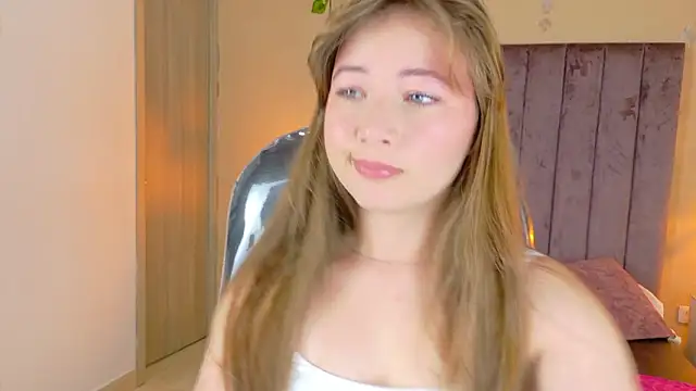 Snapshot of Dahlia_Rousse chatting on February 21, 1:56 pm Dahlia Rousse online show from February 21, 1:56 pm