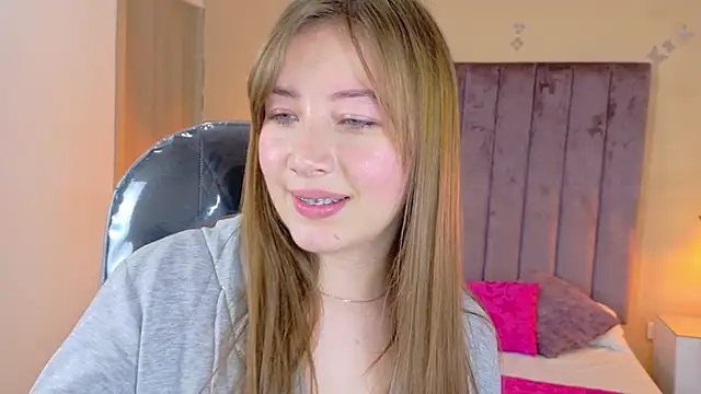 Snapshot of Dahlia_Rousse chatting on March 5, 5:03 am Dahlia Rousse online show from March 5, 5:03 am