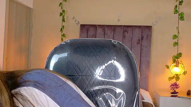 Snapshot of Dahlia_Rousse chatting on March 8, 9:02 am Dahlia Rousse online show from March 8, 9:02 am