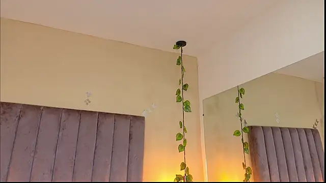 Snapshot of Dahlia_Rousse chatting on March 29, 8:47 am Dahlia Rousse online show from March 29, 8:47 am
