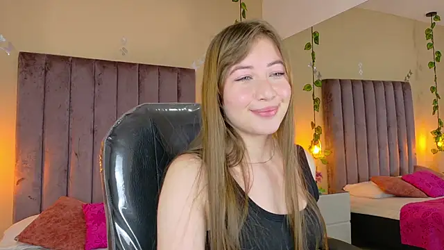 Snapshot of Dahlia_Rousse chatting on April 1, 6:58 am Dahlia Rousse online show from April 1, 6:58 am