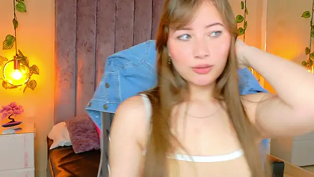 Snapshot of Dahlia_Rousse chatting on May 6, 6:52 am Dahlia Rousse online show from May 6, 6:52 am