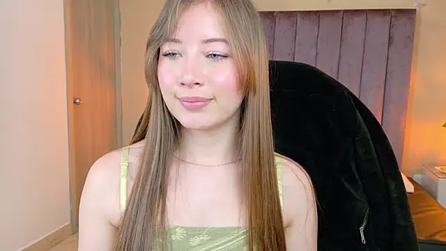 Snapshot of Dahlia_Rousse chatting on May 19, 5:03 am Dahlia Rousse online show from May 19, 5:03 am