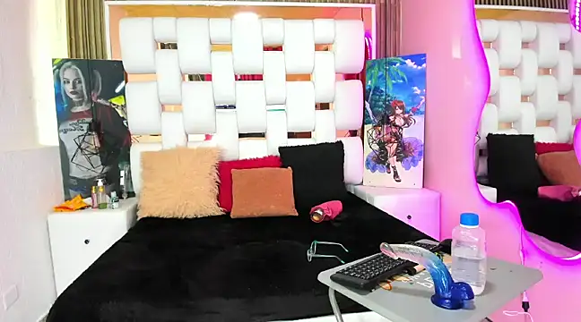 SolEvanss online show from February 5, 4:36 pm