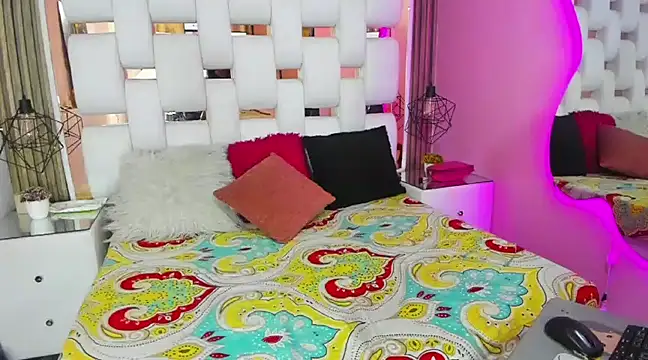 SolEvanss online show from March 7, 3:18 pm