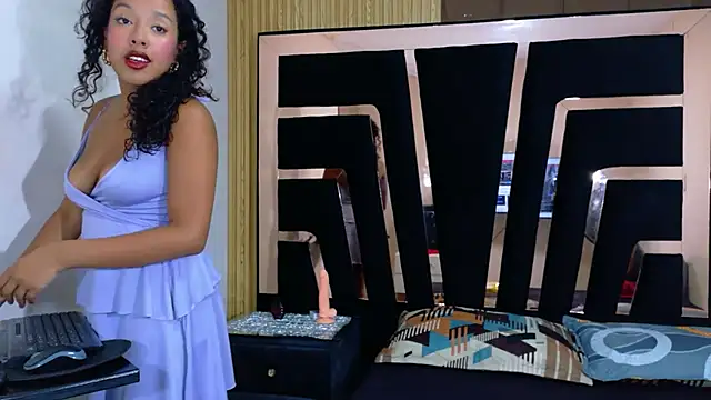 SolEvanss online show from October 8, 2:04 pm