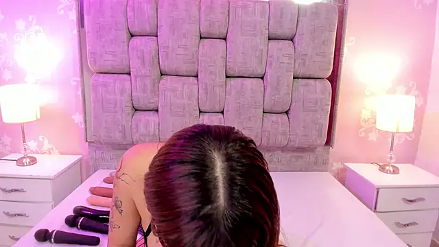 SalomeSimonz online show from June 12, 7:46 pm