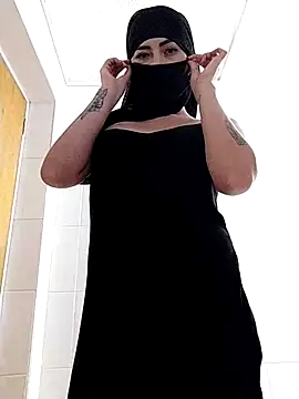 taylorsmiiith  online show from February 10, 7:17 pm