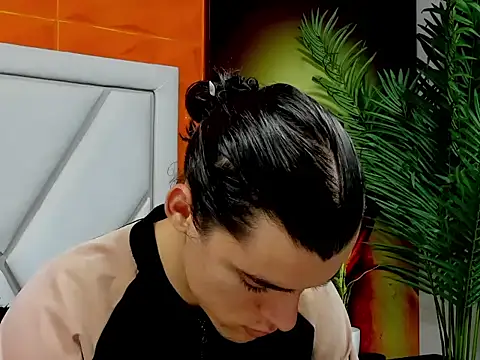 maxi styles online show from February 17, 12:34 pm