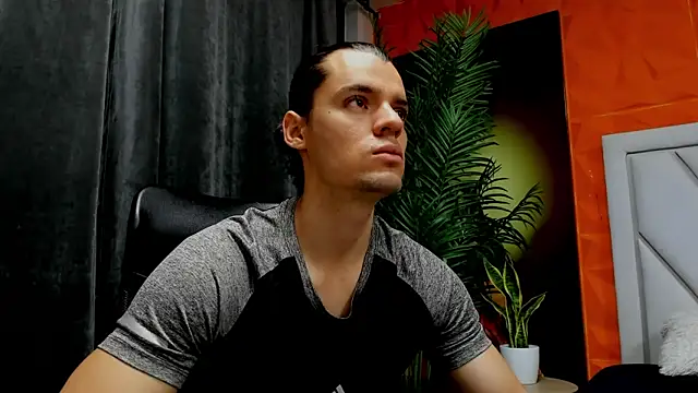 maxi styles online show from March 6, 11:39 am