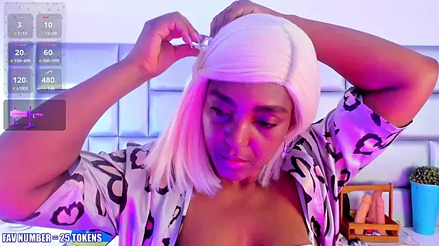 Snapshot of LovelyNickii chatting on November 14, 12:48 pm LovelyNickii online show from November 14, 12:48 pm