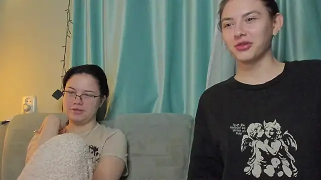 honey love honeyy online show from January 18, 7:04 pm