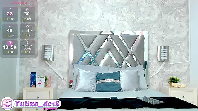 Snapshot of Luxury_Woman chatting on February 7, 7:59 pm Luxury Woman online show from February 7, 7:59 pm