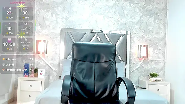 Snapshot of Luxury_Woman chatting on February 12, 7:24 pm Luxury Woman online show from February 12, 7:24 pm