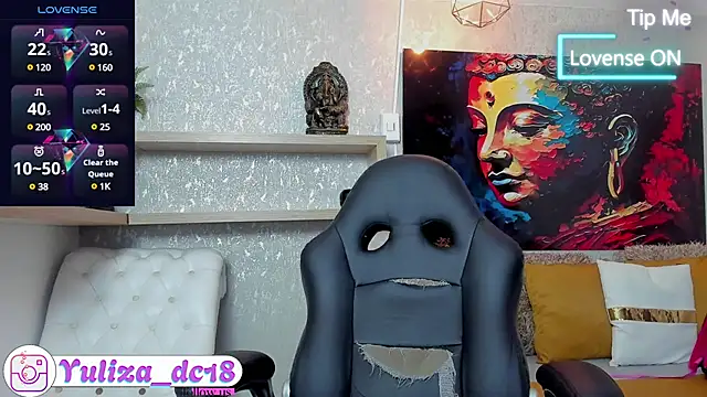 Snapshot of Luxury_Woman chatting on March 12, 2:56 pm Luxury Woman online show from March 12, 2:56 pm