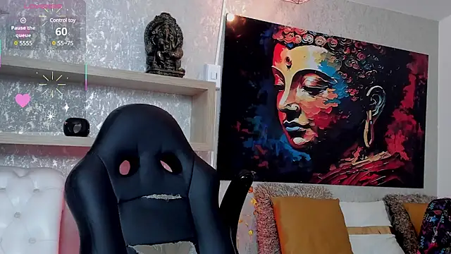 Snapshot of Luxury_Woman chatting on March 20, 6:20 pm Luxury Woman online show from March 20, 6:20 pm