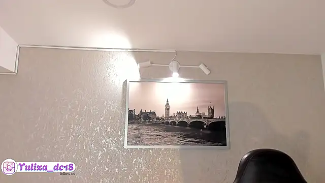 Snapshot of Luxury_Woman chatting on October 3, 3:58 am Luxury Woman online show from October 3, 3:58 am