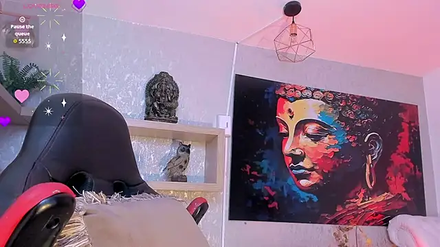 Snapshot of Luxury_Woman chatting on October 15, 8:58 am Luxury Woman online show from October 15, 8:58 am