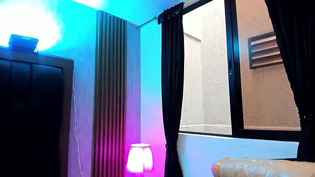 Elise-Leyton online show from November 21, 6:06 pm