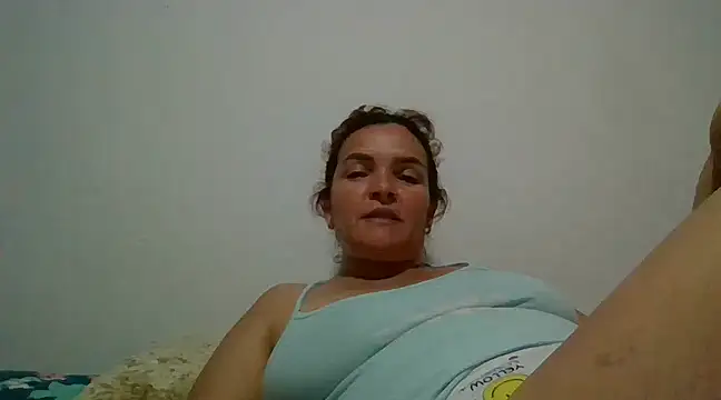 Snapshot of squirtlatinx chatting on February 13, 1:40 am squirtlatinx online show from February 13, 1:40 am