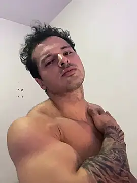 Lucasfit24 online show from February 6, 11:15 pm