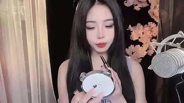 ying-love520 online show from February 3, 2:34 pm