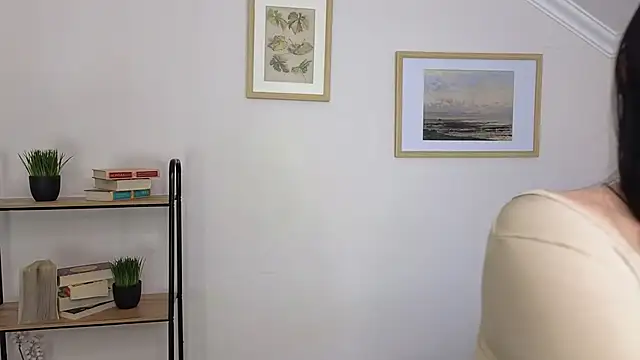 Bonnie White online show from February 9, 7:16 am