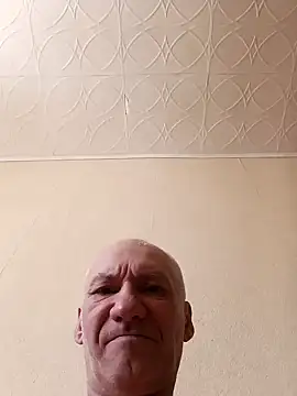 Snapshot of LoverCoupxl chatting on January 25, 7:06 am LoverCoupxl online show from January 25, 7:06 am