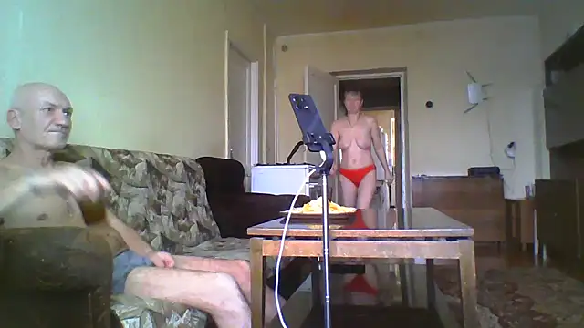 Snapshot of LoverCoupxl chatting on September 20, 12:06 pm LoverCoupxl online show from September 20, 12:06 pm