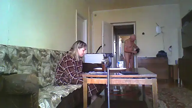 Snapshot of LoverCoupxl chatting on September 27, 7:35 am LoverCoupxl online show from September 27, 7:35 am