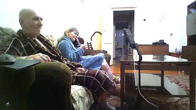 Snapshot of LoverCoupxl chatting on December 20, 2:02 pm LoverCoupxl online show from December 20, 2:02 pm