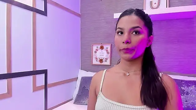 CharlotteGraay online show from March 6, 7:32 pm