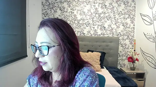 Victoria Adamns online show from March 6, 11:25 am