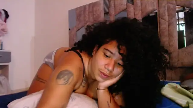 leslycarsson online show from March 29, 9:59 pm