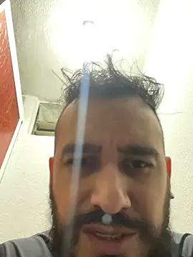 Snapshot of leonardohot1987 chatting on January 10, 7:14 am leonardohot1987 online show from January 10, 7:14 am