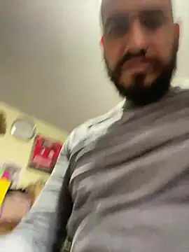 Snapshot of leonardohot1987 chatting on January 11, 9:25 pm leonardohot1987 online show from January 11, 9:25 pm