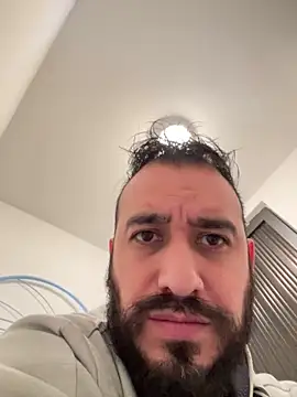 Snapshot of leonardohot1987 chatting on January 22, 6:10 pm leonardohot1987 online show from January 22, 6:10 pm