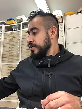 Snapshot of leonardohot1987 chatting on February 4, 5:34 pm leonardohot1987 online show from February 4, 5:34 pm