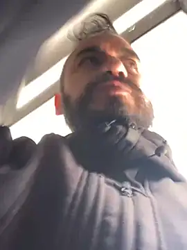 Snapshot of leonardohot1987 chatting on February 7, 8:20 pm leonardohot1987 online show from February 7, 8:20 pm