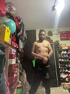 Snapshot of leonardohot1987 chatting on February 28, 5:15 am leonardohot1987 online show from February 28, 5:15 am