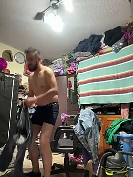 Snapshot of leonardohot1987 chatting on March 5, 2:57 am leonardohot1987 online show from March 5, 2:57 am